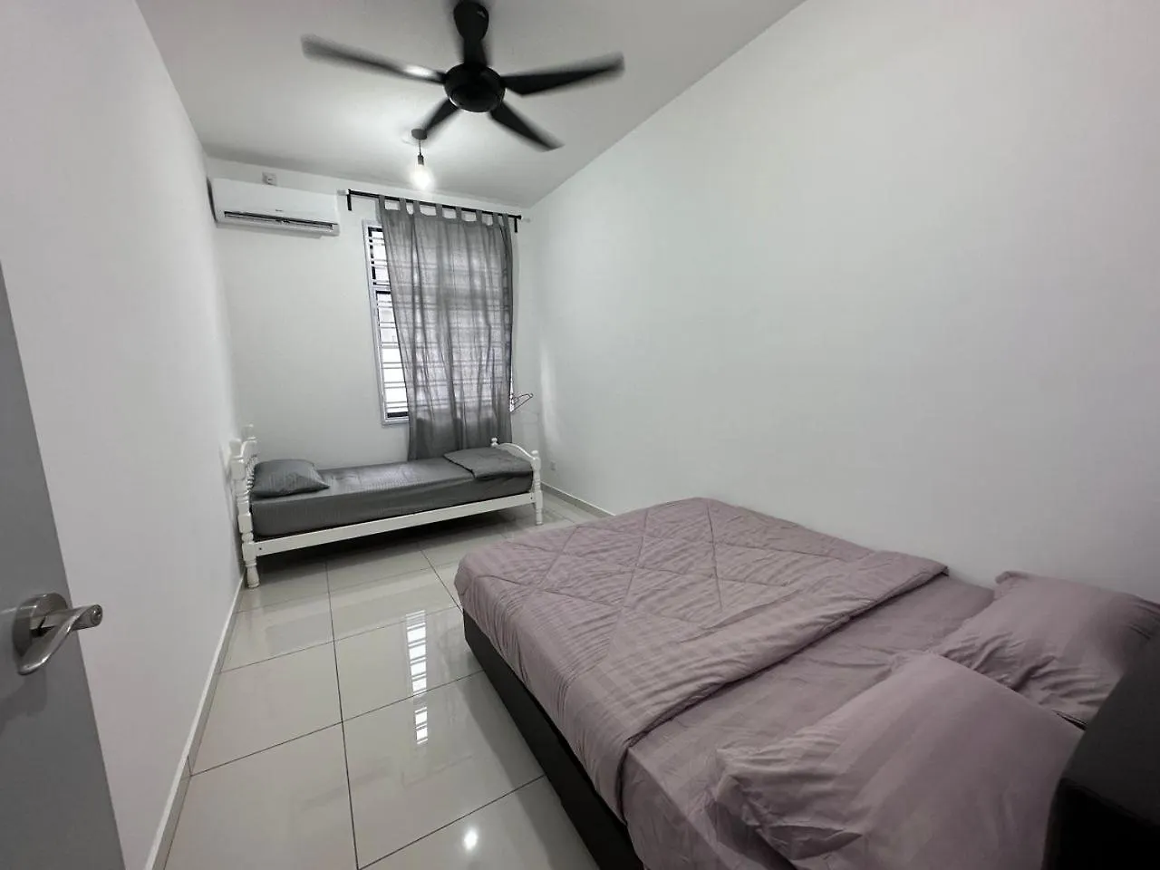 48 Crest Near Yi Jia Helixuan New Cathay Long Sing Mount Austin Restaurant Villa Johor Bahru